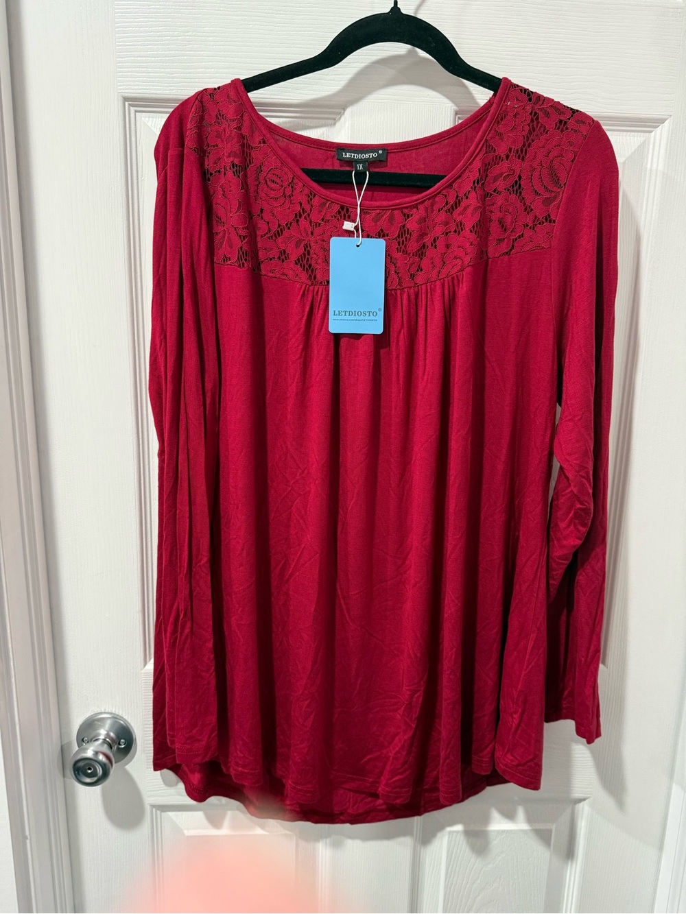 Letdioso Women's Burgundy Lace Yoke Long-Sleeve Tee